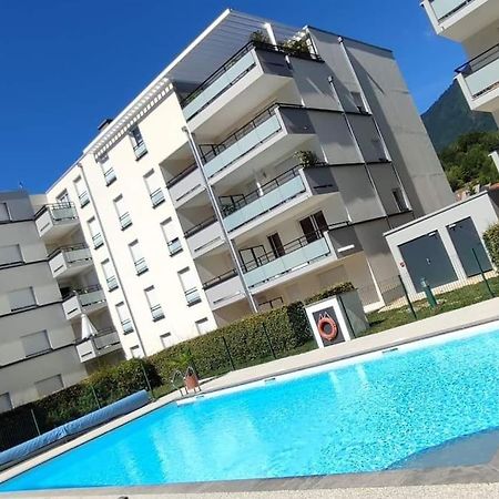 Superbe Appartement En Residence Avec Piscine. Albertville Bagian luar foto